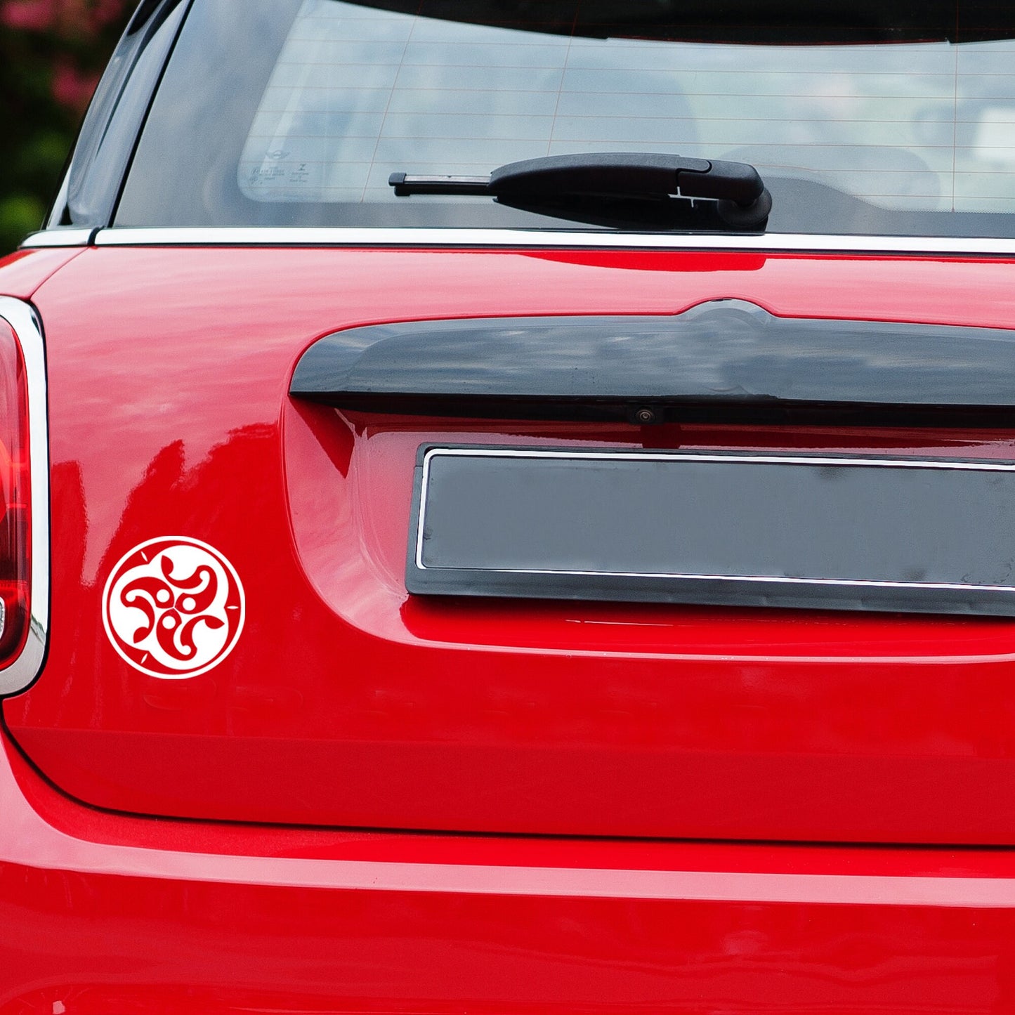 Celtic Shield Knot Symbol | Waterproof Vinyl Decal Sticker | 10cm-55cm
